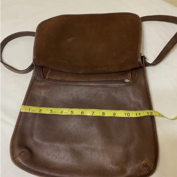 Coach VINTAGE Authentic Chocolate Brown LeatherHippie Flap Crossbody Saddle Bag - Picture 5 of 10